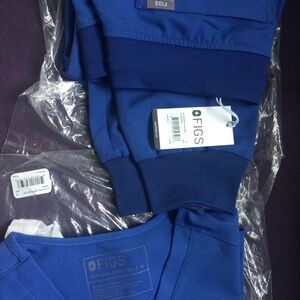 figs limited edition denim scrub set - Catarina and Zamora. New with tags. S